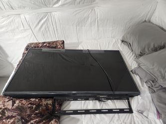 50" LG  with wall mount