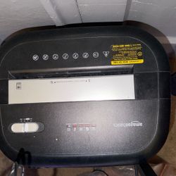 Amazon basic Shredder