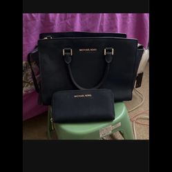 Navy Michael Kors purse and wallet set