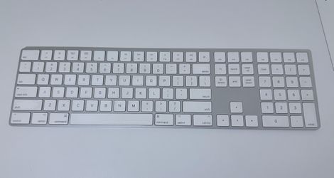 Apple Magic Keyboard with Numeric Keypad – Silver/White