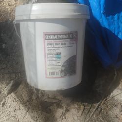 Centralpneumatic 70 Grit Blast Media