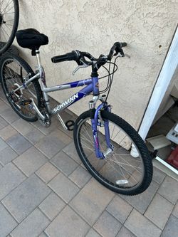 Twin sidewinder ladies mountain bike, 26 inch wheels