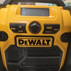 DEWALT Radio