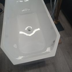 Baths In Different Styles, Designs, & Sizes 