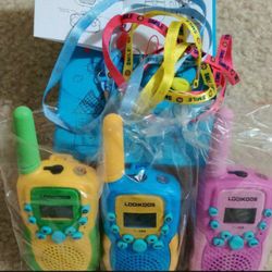 Walkie Talkies for Kids, 3 KMs Long Range Children Walky Talky Handheld Radio Kid Toy Boys and Girls 3 Pack
