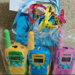 Walkie Talkies for Kids, 3 KMs Long Range Children Walky Talky Handheld Radio Kid Toy Boys and Girls 3 Pack