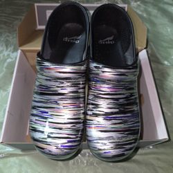 Brand new Dansko clogs mules shoes size 9