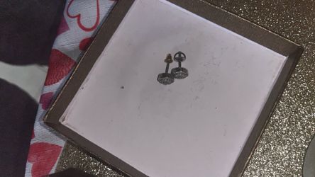 Old earrings need gone got it for $120