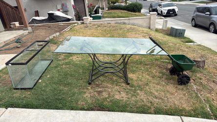 Glass dinner table