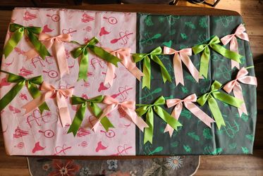 Pink & Green Witchy (Wicked) Tablecloth & Two (2) Bow Garlands