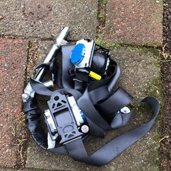 2016 Subaru Crosstrek Front seat belts