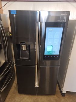 SAMSUNG FAMILY HUB REFRIGERATOR
