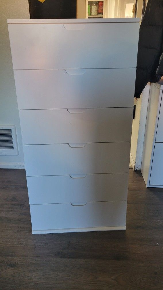 6 Drawer dresser, Brand New.