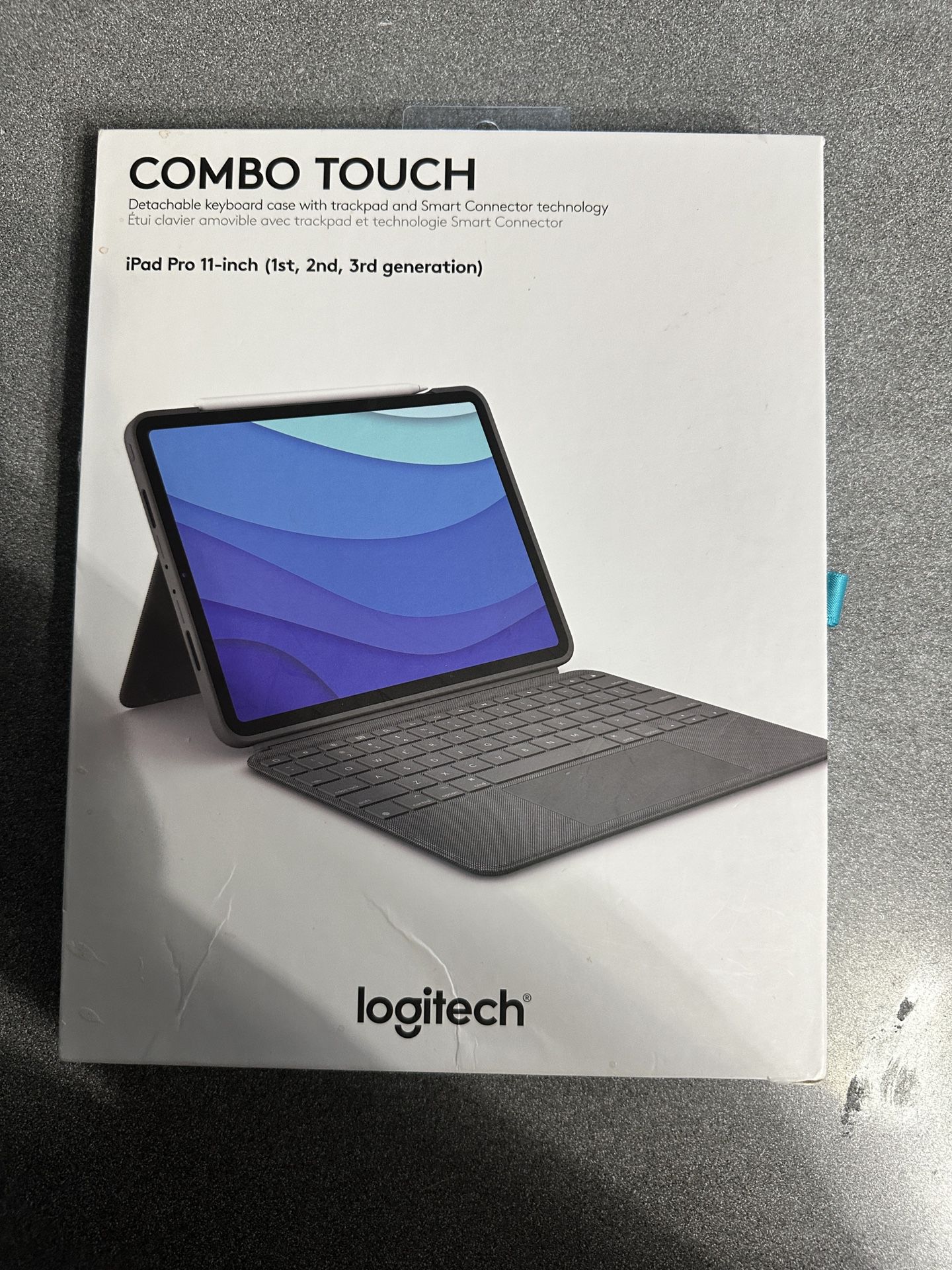 $75 - Combo Touch for iPad Pro 11" 1st-4th Gen MAKE AN OFFER!!