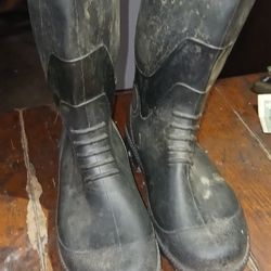 $20/  2 Pairs Of Size 8 And 9 Rubber Boots