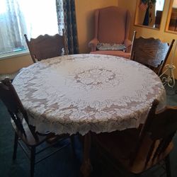 Dining Room Table And 4 Chairs Wooden With Claw Feet 