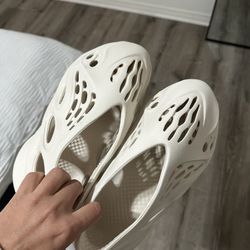 Yeezy Foam Runner Sand