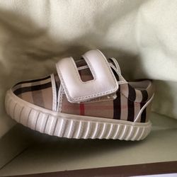 Burberry Toddler Shoes  ( Size Uk 19/ Us 4/4.5) Vintage Check Shoes (GREAT CONDITION) PRICE IS FIRM AND DISCOUNTED ALREADY 