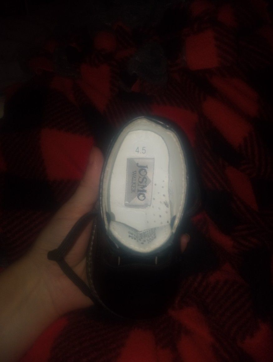 Josmo Walking Shoes