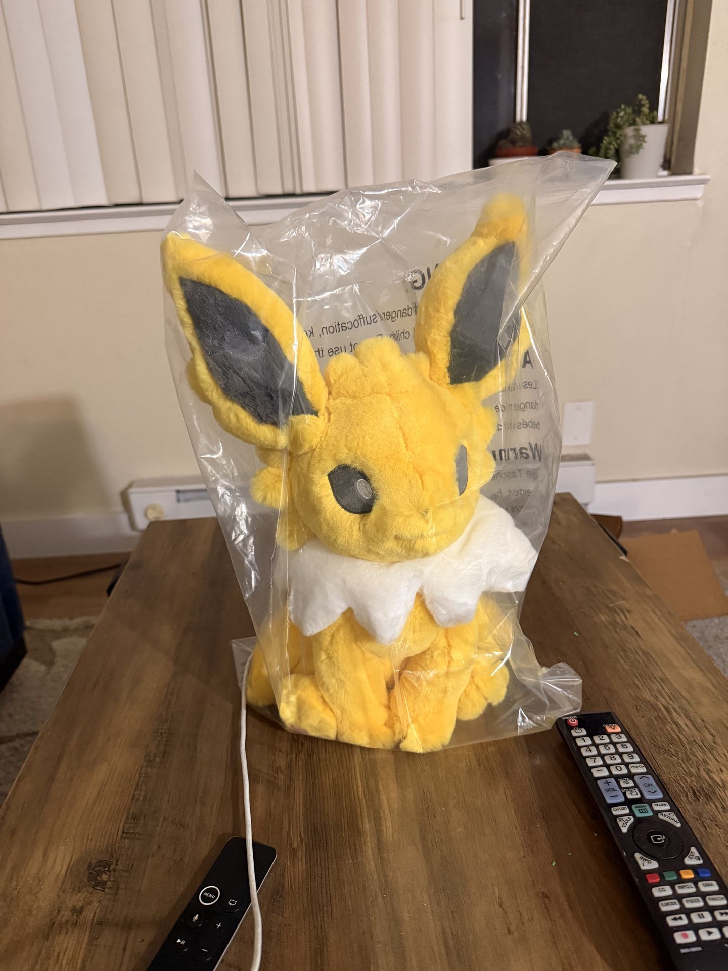 Pokemon Jolteon Eevee Plushie