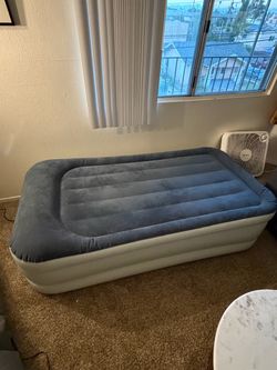 Intex Twin Blowup Mattress