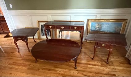Bassett furniture coffee table & 2 end tables