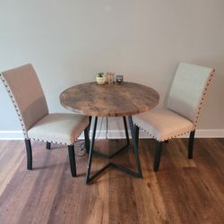 Kitchen Dinnette And 2 Chairs New