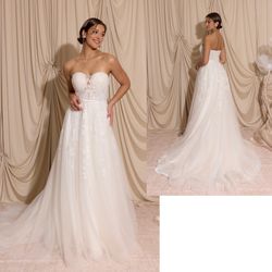 New With Tags Tulle Floral Detail Wedding Gown $779