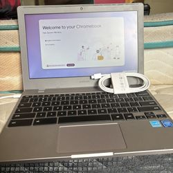Samsung Chrome Laptop 