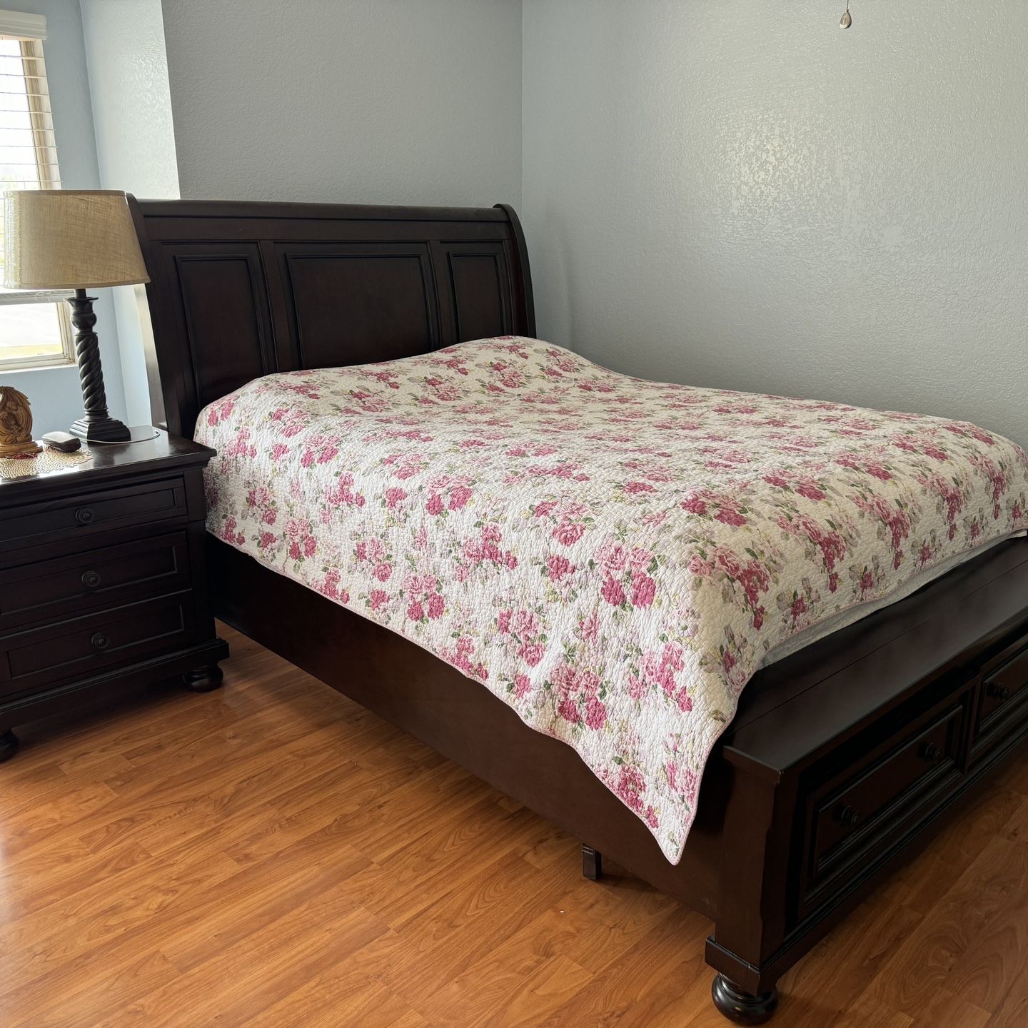 Bedroom Furniture Set