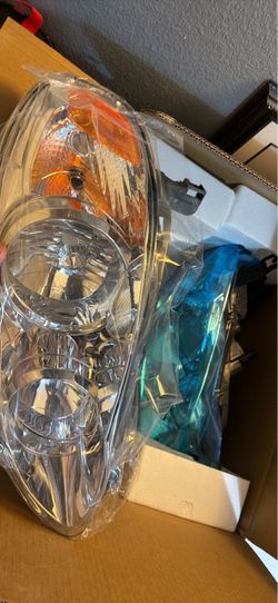 2004 Toyota Corolla head lights