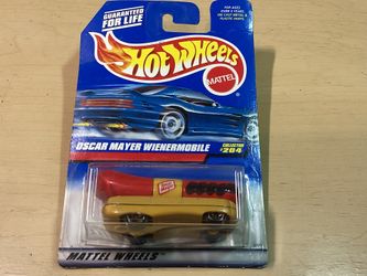 Hot Wheels Oscar Mayer Wienermobile 1/64 Scale