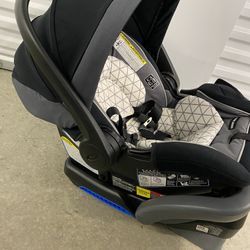 Graco Car Seat snugride snuglock 35