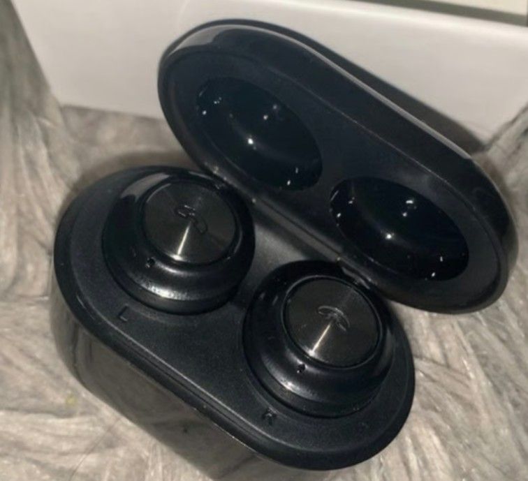 Wireless Stereo Earbuds
