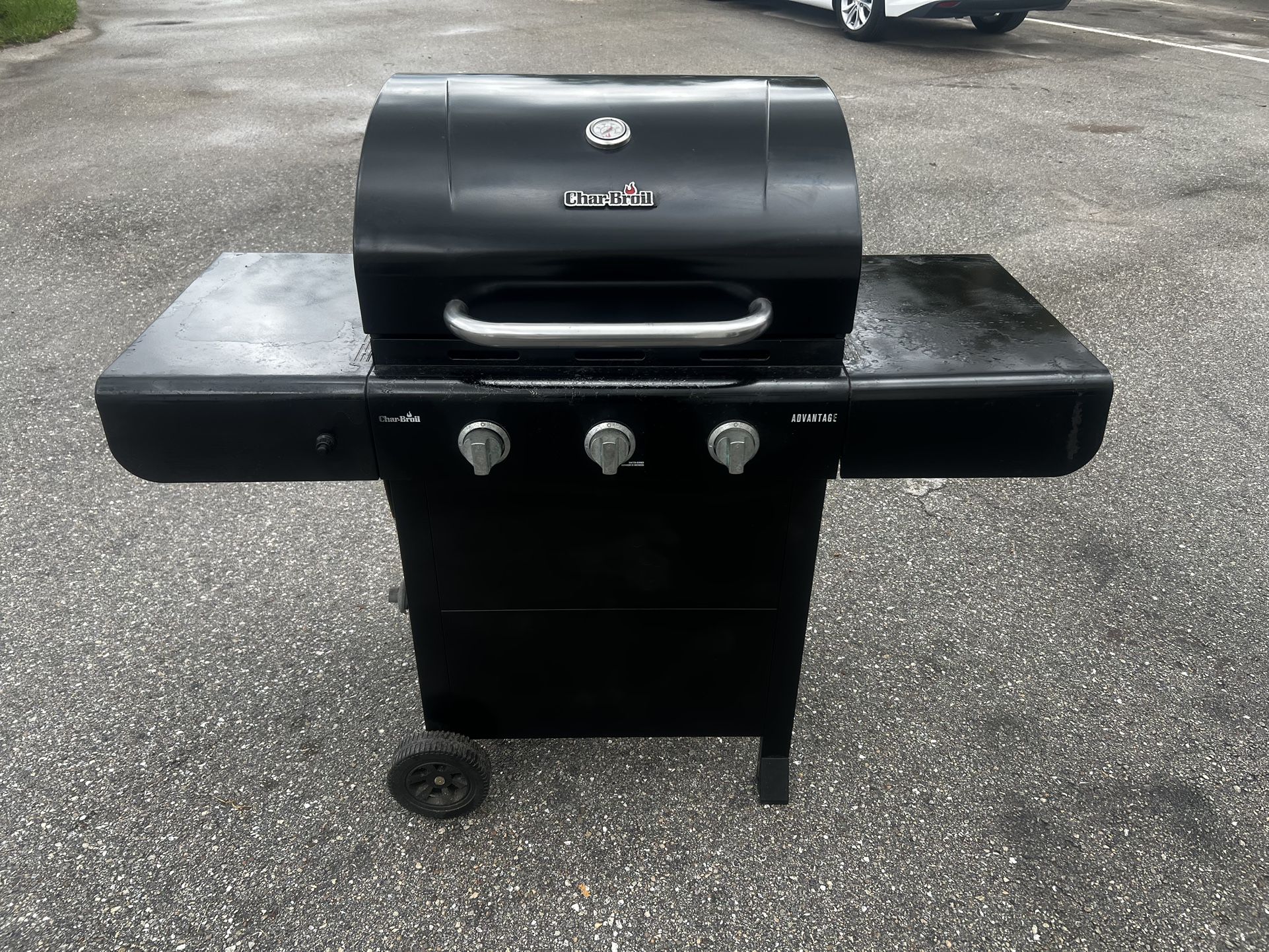 Delivery Available! Char-Broil Advantage Black 3 Burner Gas Propane Grill BBQ! Works great doesn’t include propane tank. Has to be lit using a lighter