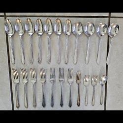Vintage 1847 Rogers Bros IS Flatware Silverware Set Of 22