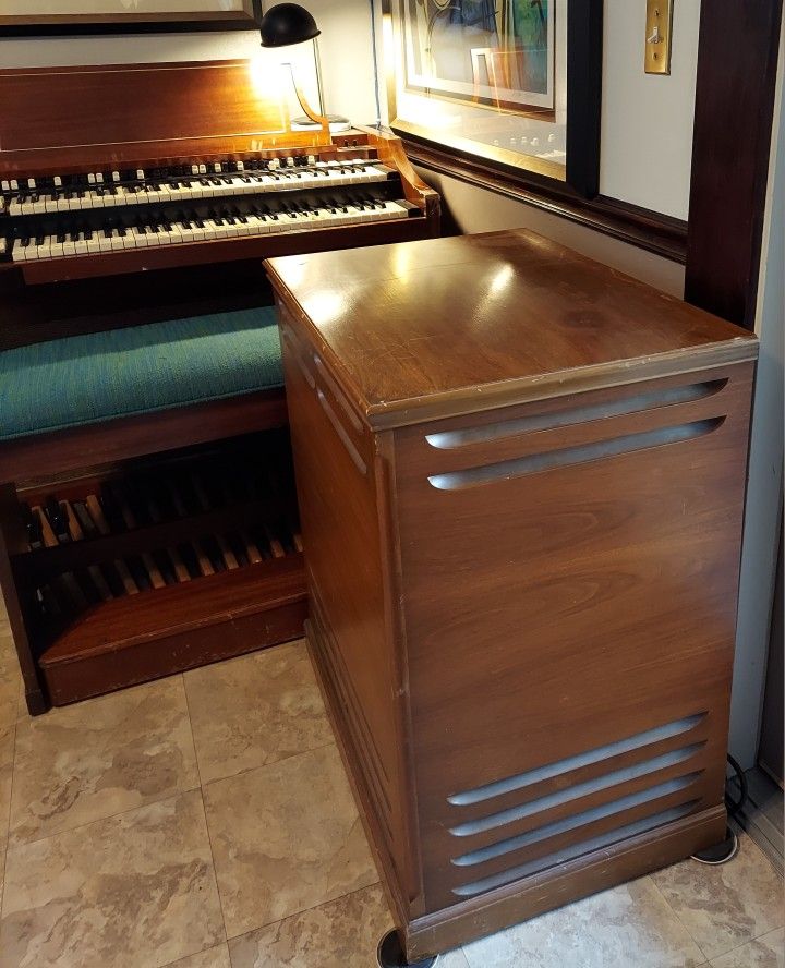 A100 Hammond Organ