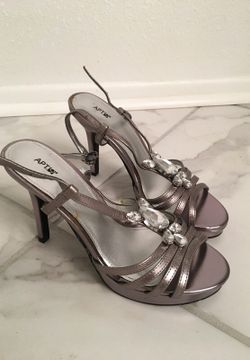 Size 6 grey/silver heels $6