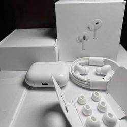 Airpods Pro 2nd Gen with Wireless Charging case (USB-C)