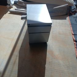 Filing Cabinets 