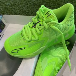 Kids Adidas Melo 1 Size 4.5 Brand New 