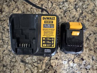 New DEWALT 12v Battery w Charger