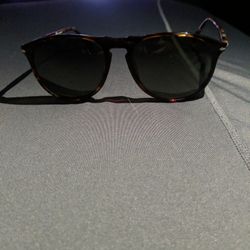  Polarized Person Sun Glasses 