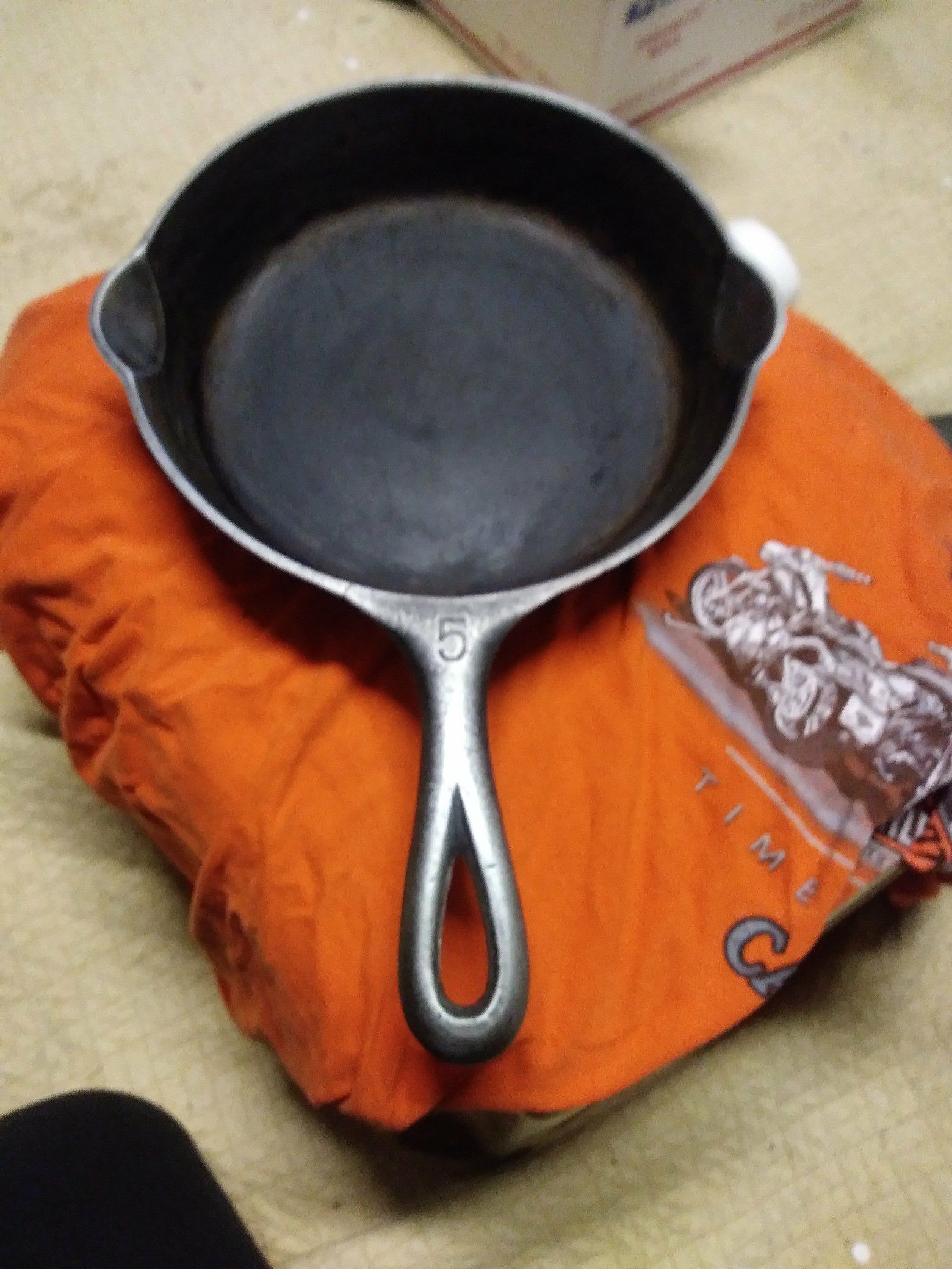 Lodge 5 piece Cast Iron cooking set. NEVER USED for Sale in Southwest  Ranches, FL - OfferUp