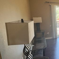2 Side Stands,2 Lamps And Coffee Table 