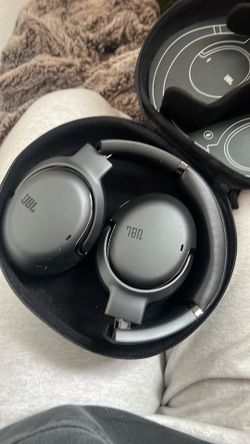 JBL tour one m2 true adaptive headphones