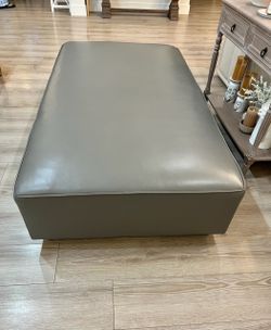 Minimalist Gray PU Leather Upholstered Ottoman Bench