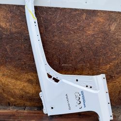 2018 2023 JEEP WRANGLER SAHARA PASSENGER SIDE - R SIDE  FENDER OEM