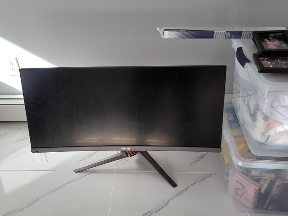 Asus Curved Monitor