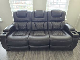 Power Reclining Sofa & Loveseat Set – Leather Look – Excellent Condition